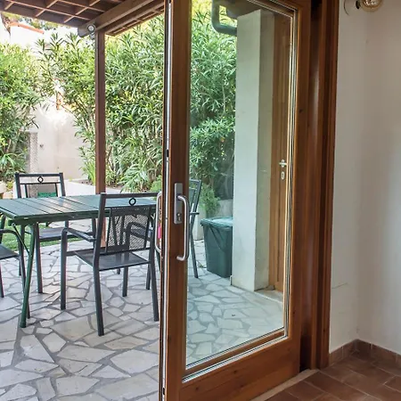 M225 - Marcelli, Nuovo Bilocale Con Giardino 아파트